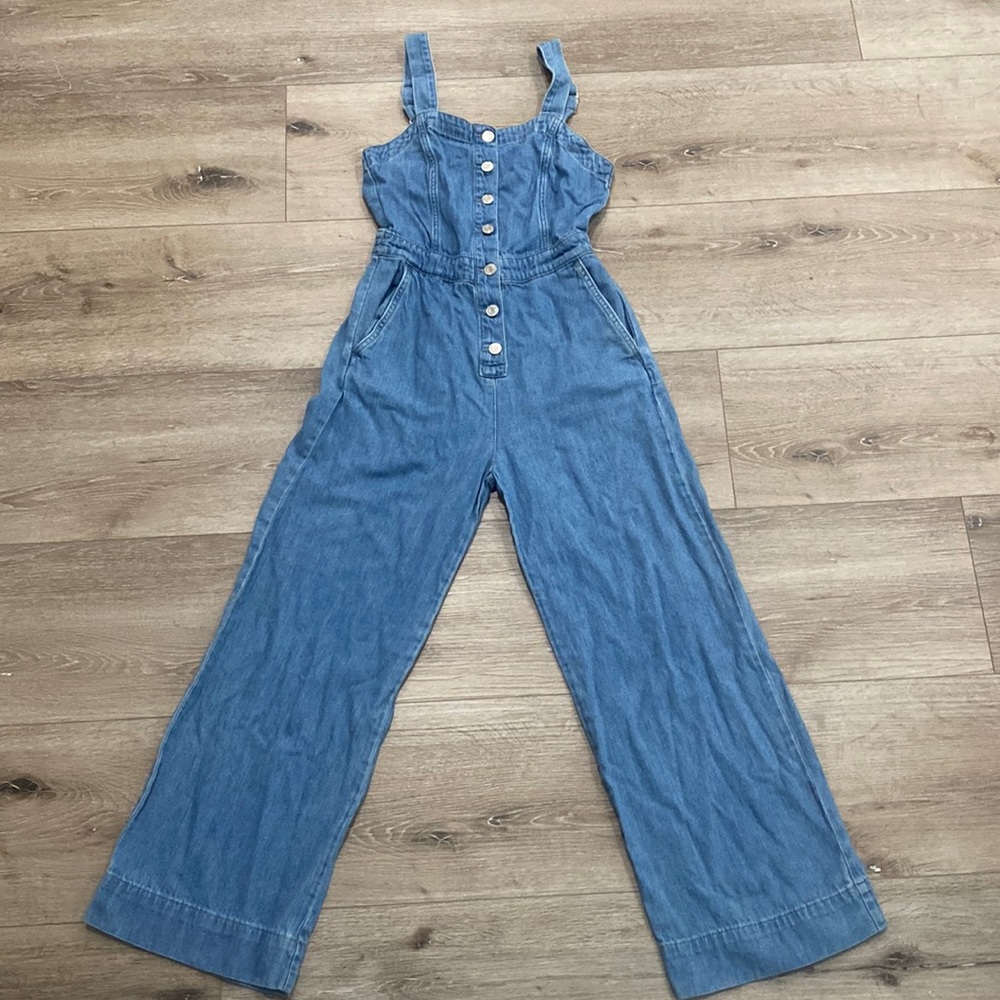 Women’s blue denim overalls!!